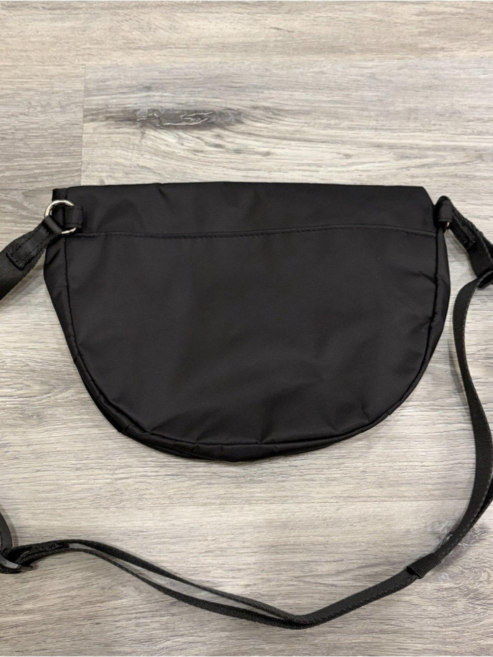 Lululemon athletica Black Crossbody Bag with Silver Hardware 5L - Picture 2 of 6